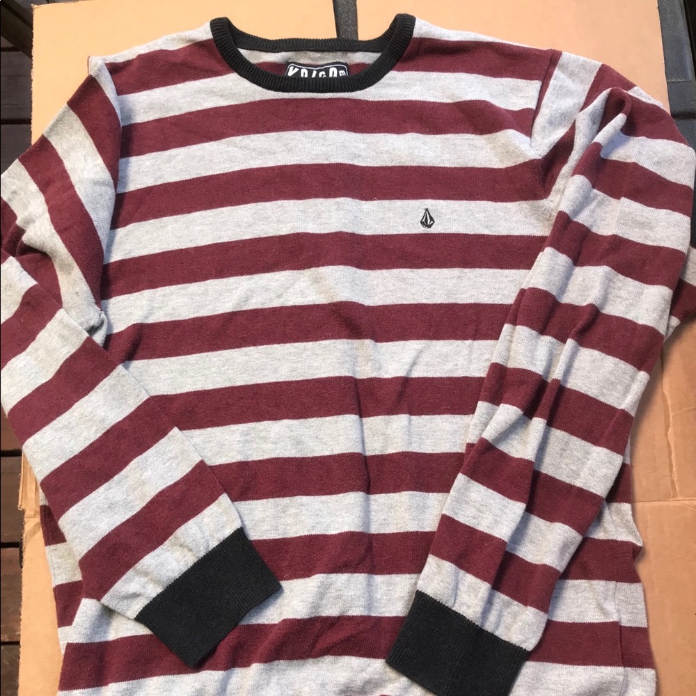 Volcom sweater